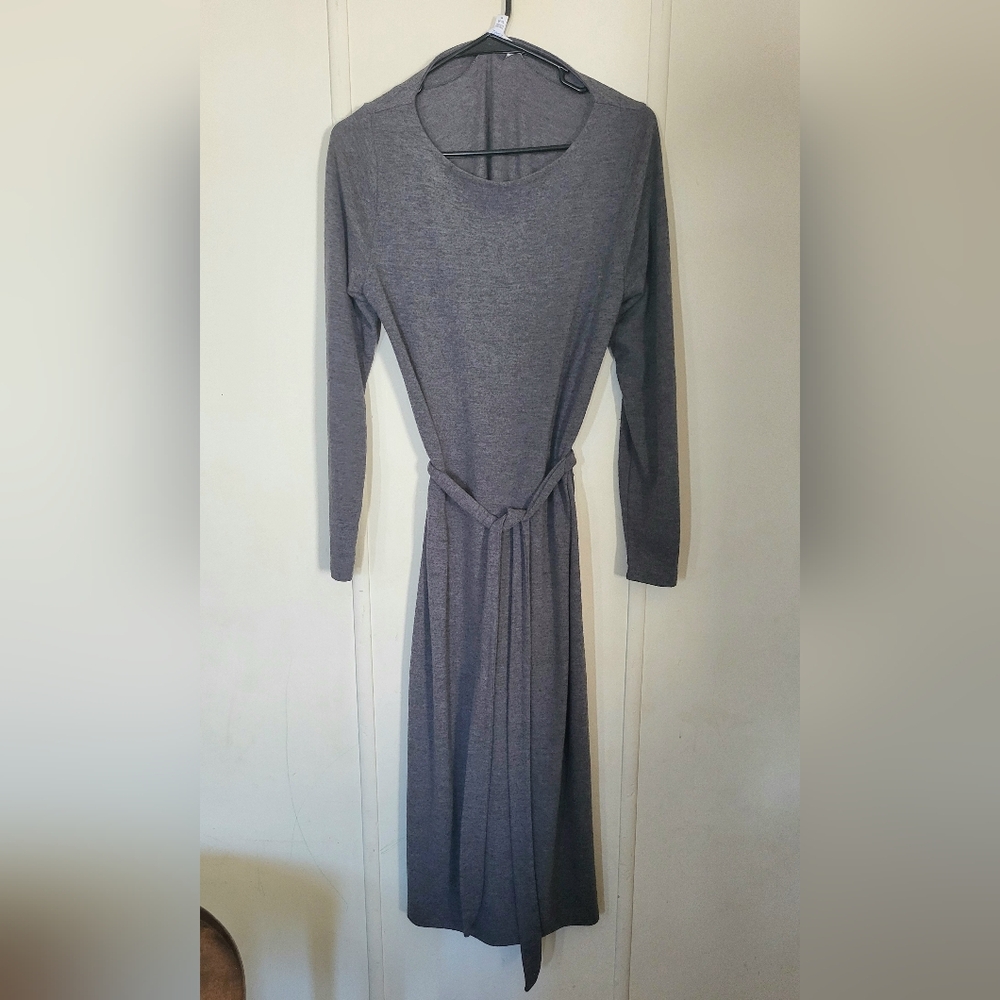 Elegant Gray Long Sleeve Dress
